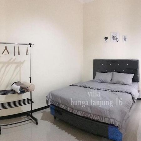 Villa Syariah Bunga Tanjung 16 巴图 外观 照片