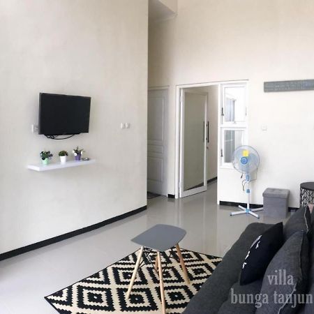 Villa Syariah Bunga Tanjung 16 巴图 外观 照片
