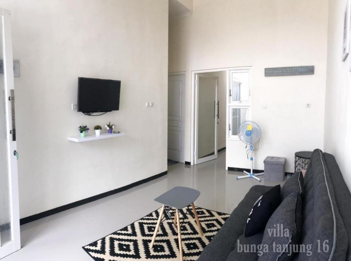 Villa Syariah Bunga Tanjung 16 巴图 外观 照片